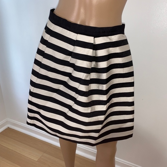 H&M Dresses & Skirts - H&M SKIRT SIZE 14 BLACK, IVORY